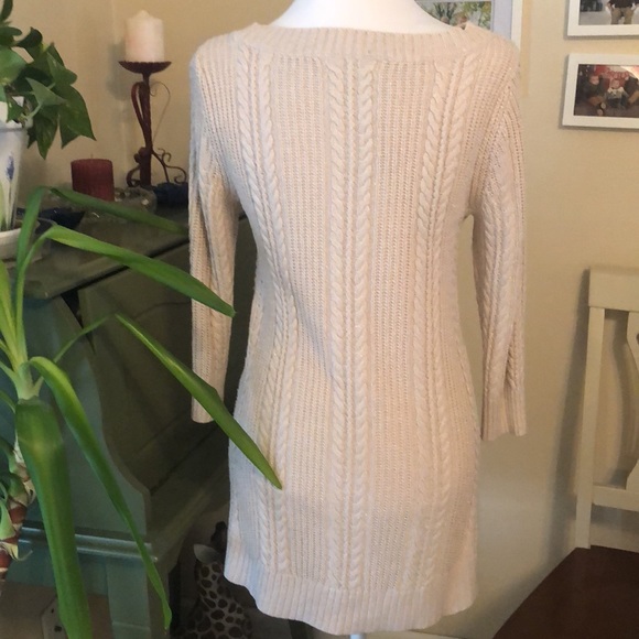 Pink sweater with gold threading - Picture 4 of 4